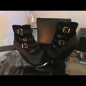 Black platform wedge shoe size 8
